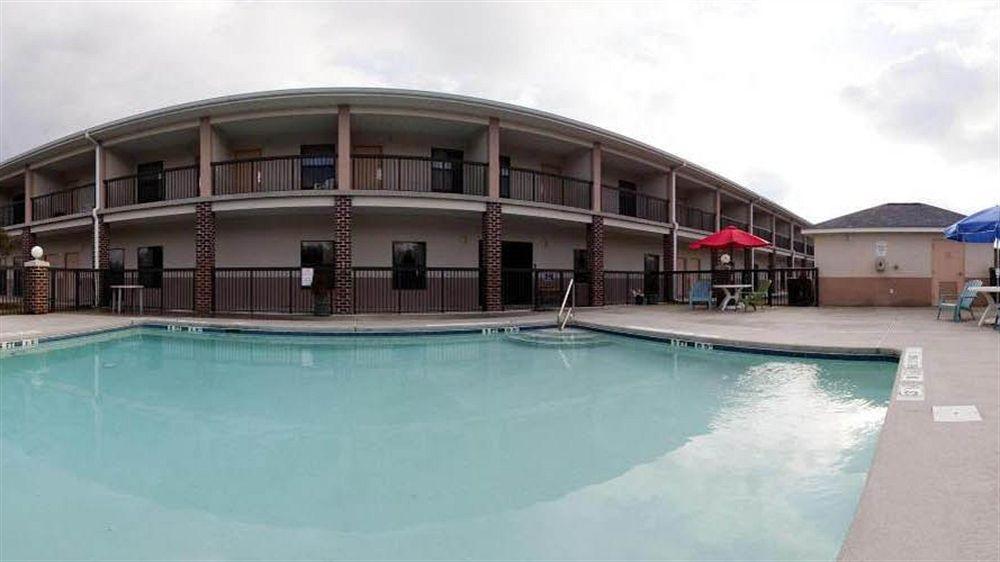 Holiday Inn Express - Plymouth By Ihg Exterior photo